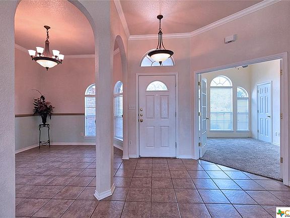 2nd image of 402 Wrought Iron Dr