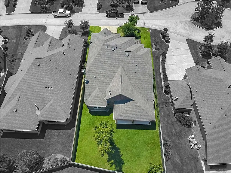 18 Garden Path Pl — Photo 2