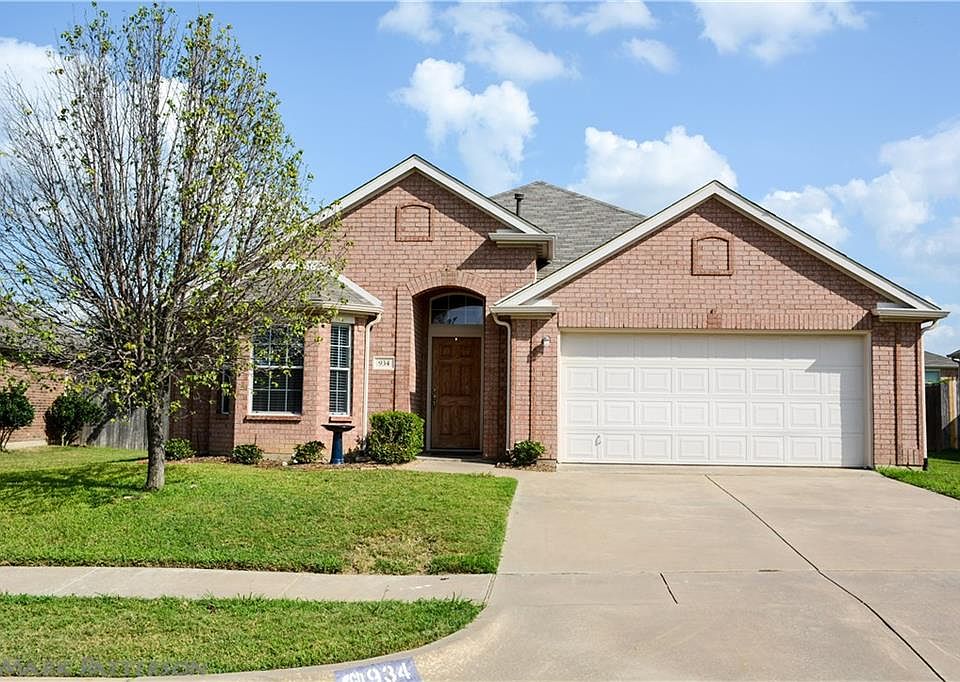 1st image of 934 Zachary Dr
