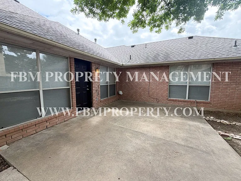 19 Country Club Place - 3 Bedroom, 2 Bathroom Home in Waxahachie, TX! — Photo 21