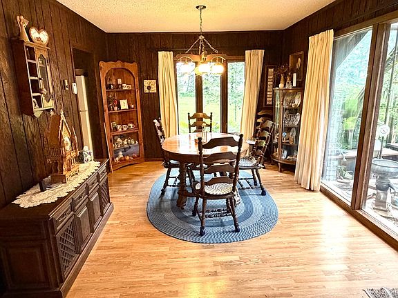 4th image of 41706 200th St