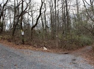 5869 Applebutter Hill Rd, Coopersburg, PA 18036