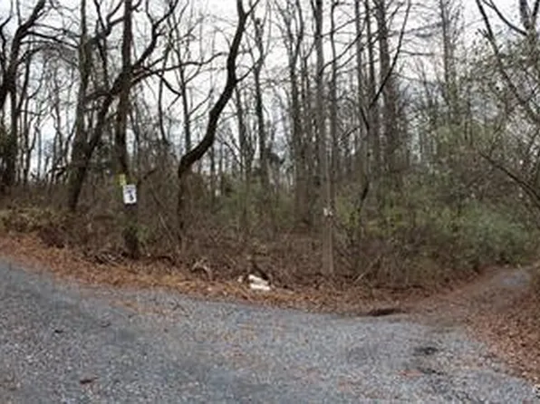 5869 Applebutter Hill Rd, Coopersburg, PA 18036