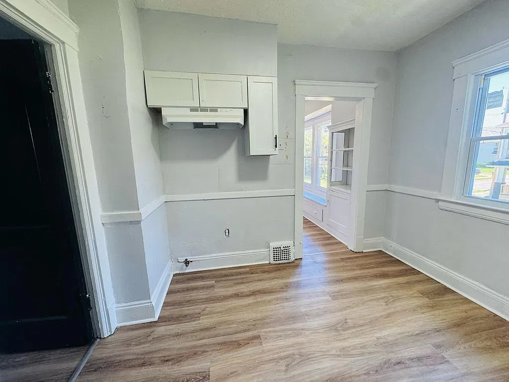 2 bed, $975 — Photo 1