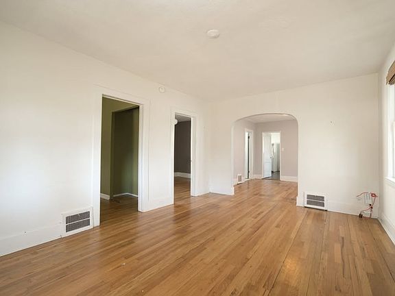 3rd image of 1220 Maryland St