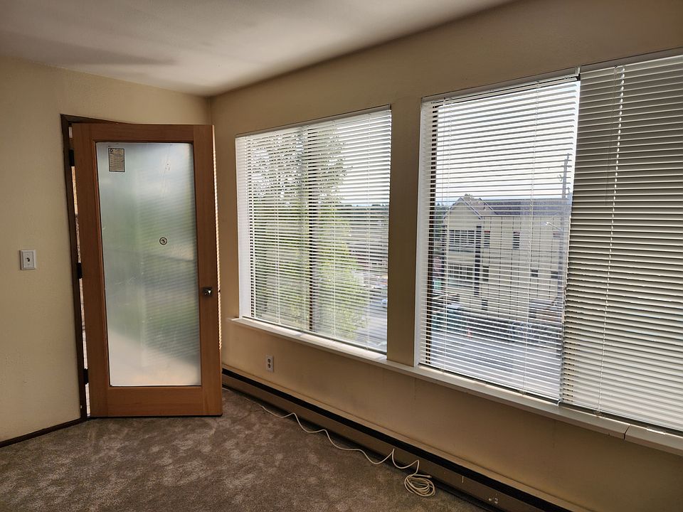New Lanai door to access the deck area