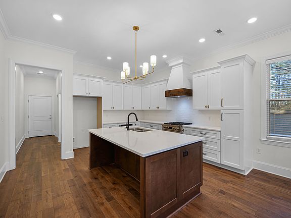 3rd image of 1 Stonebrook Pl