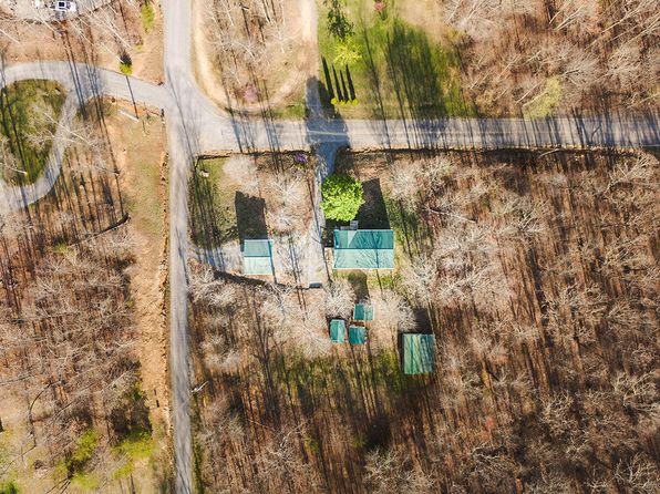 815 Shadowland Dr, Graysville, TN 37338