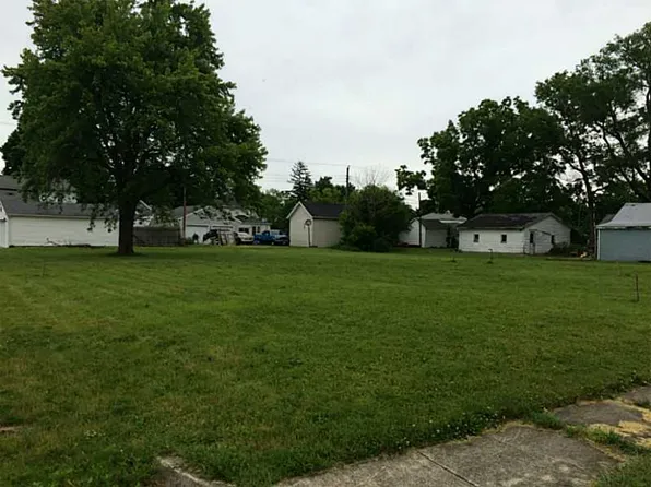 204-208 E James St, Bradford, OH 45308