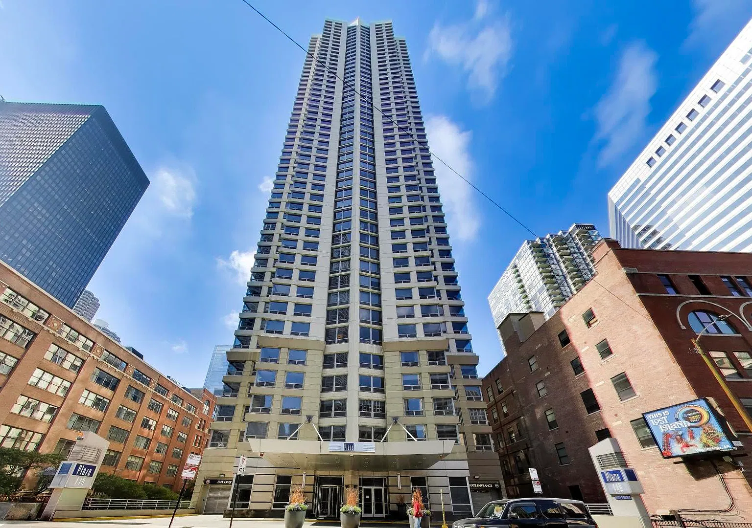 440 N Wabash Ave — Photo 1