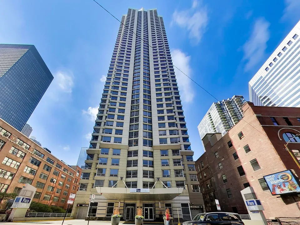 440 N Wabash Ave #1008