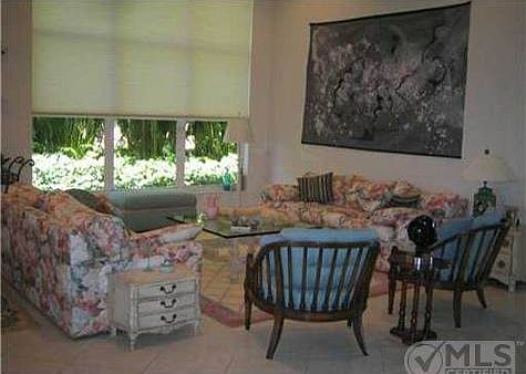 5th image of 10702 Greenbriar Villa Dr