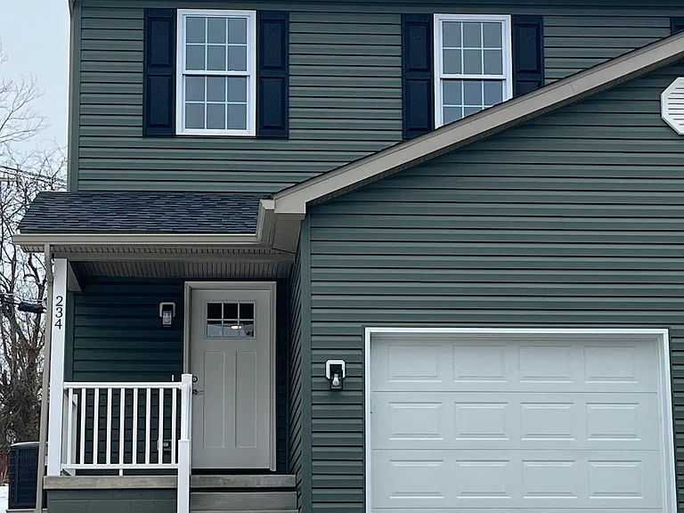 234 N Colonial Dr — Photo 2