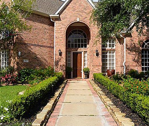 3rd image of 3807 Canyon Bluff Ct