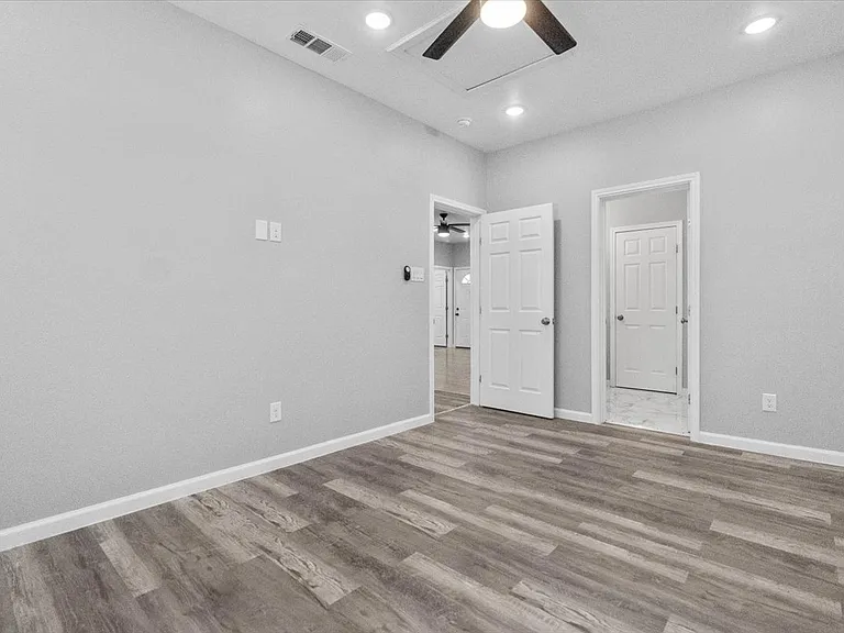 3512 Hamilton Ave — Photo 8