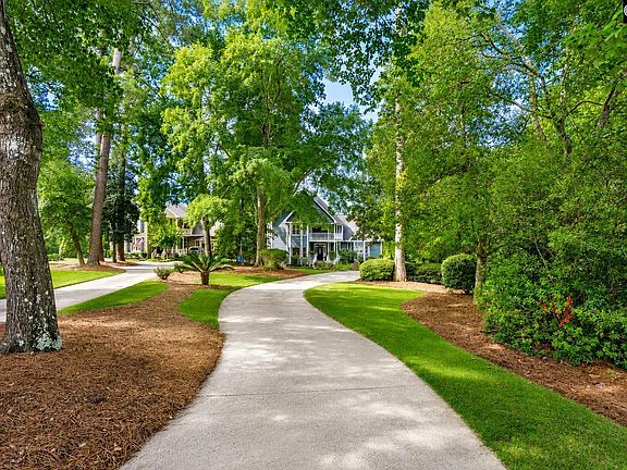 2nd image of 108 Highland Cir