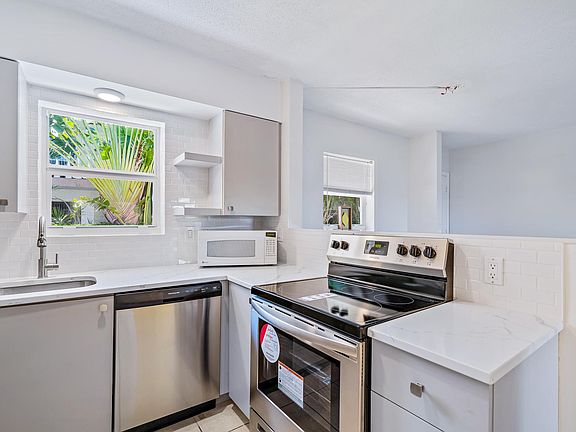 4th image of 148 W Yacht Club Dr #9