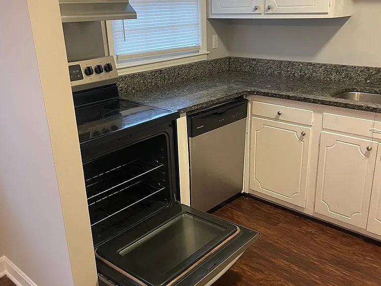 120 Engleside St — Photo 18