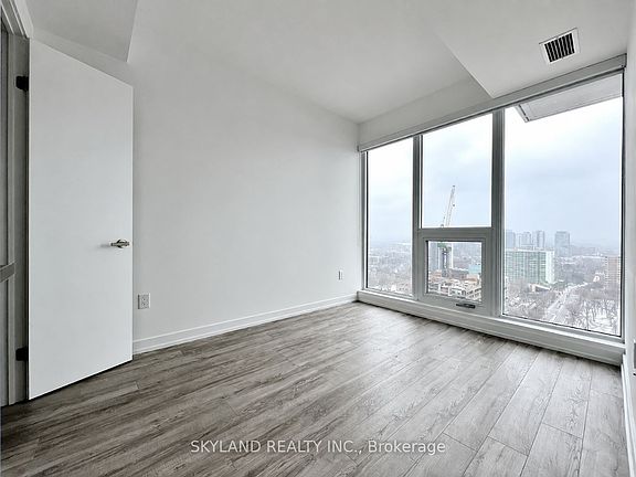 4th image of 77 Shuter St #1908