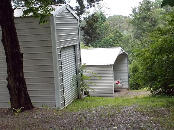 Garage and car port