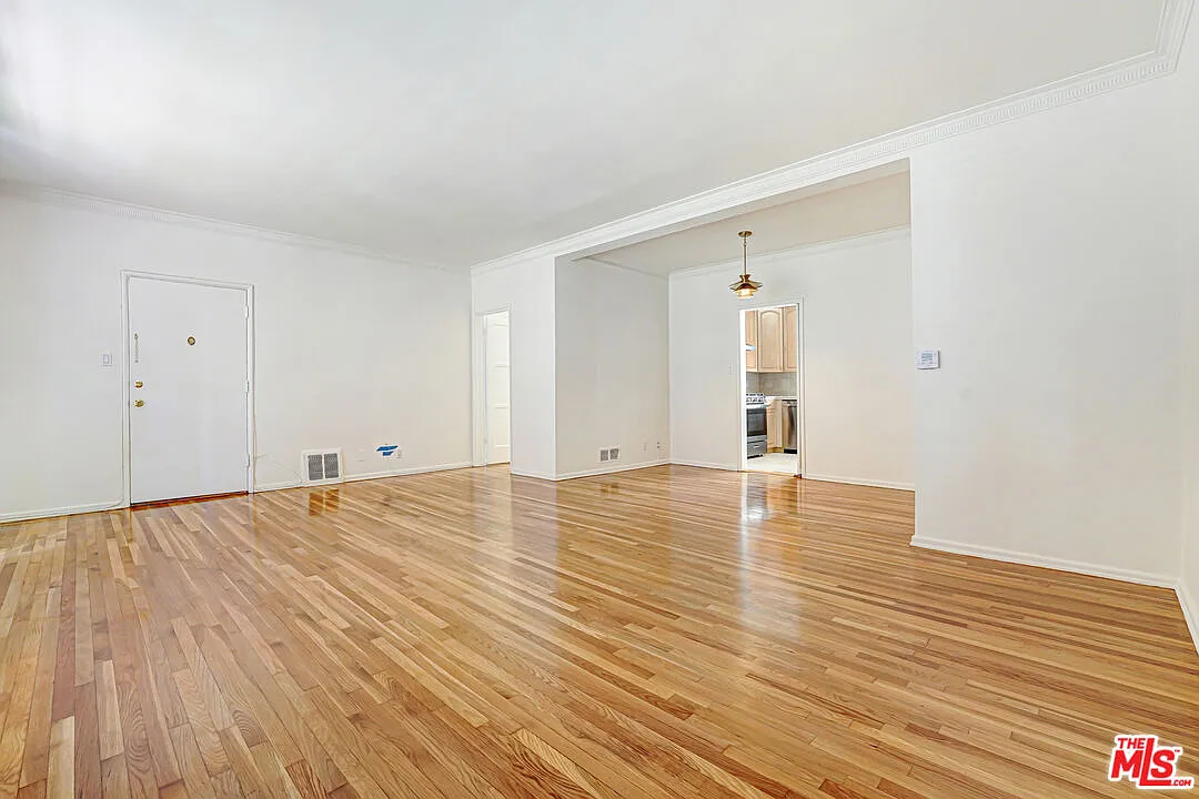 1 bed, 1.0 bath, 800 sqft, $2,495 — Photo 1