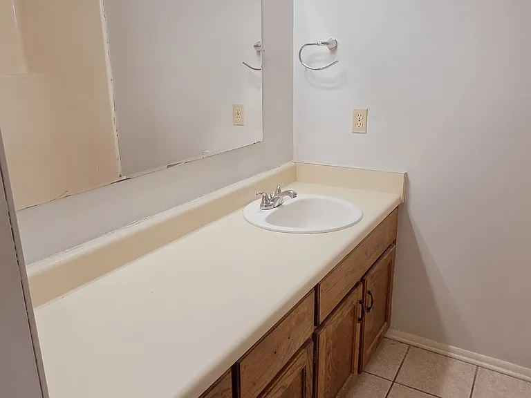 2301 Michigan Ave #11 — Photo 10