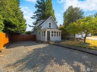 1413 14th St, Anacortes, WA