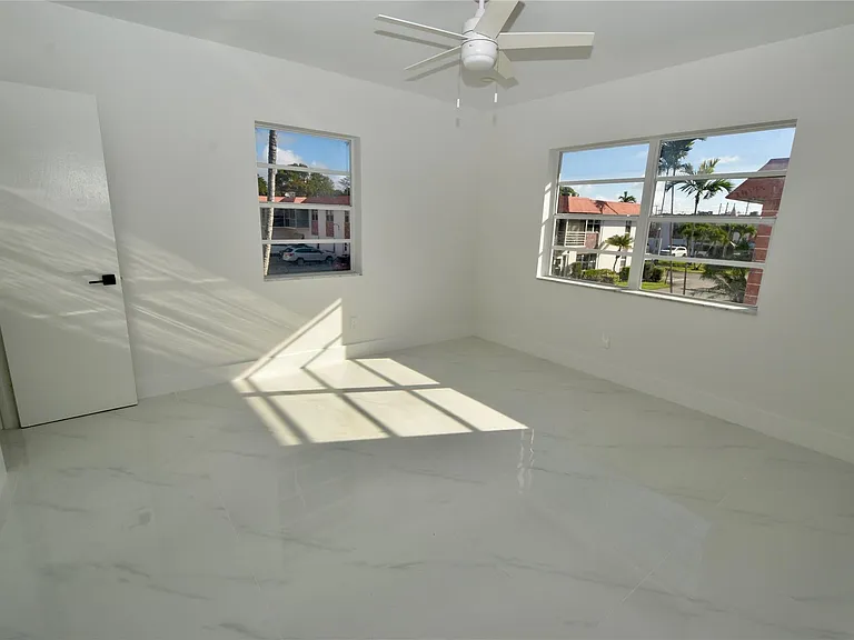 3550 NW 8th Ave #810 — Photo 6