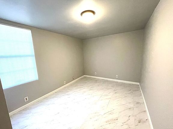 4th image of 1223 Maybelle Ave