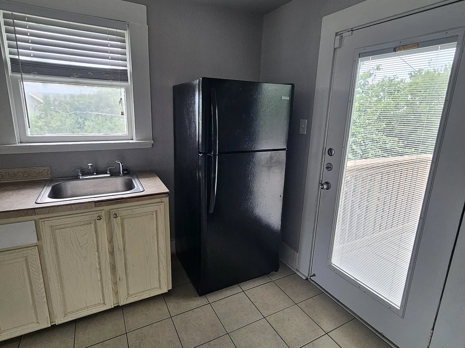 2 bed, 950 sqft, $1,099 — Photo 2