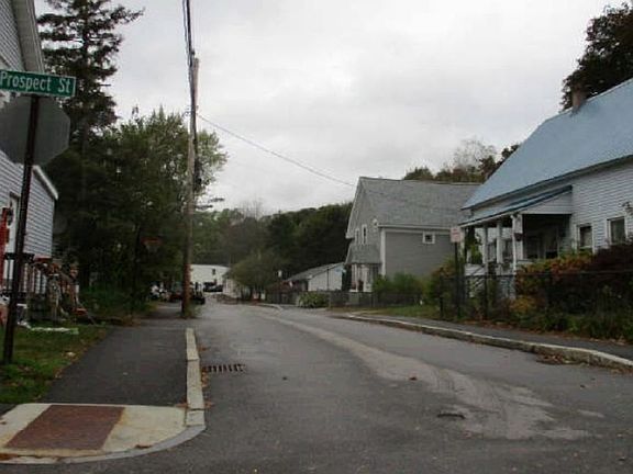 Exterior Neighborhood (street photo)