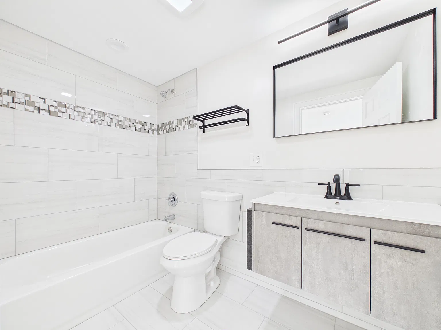 2 bed, 900 sqft, $1,750 — Photo 4