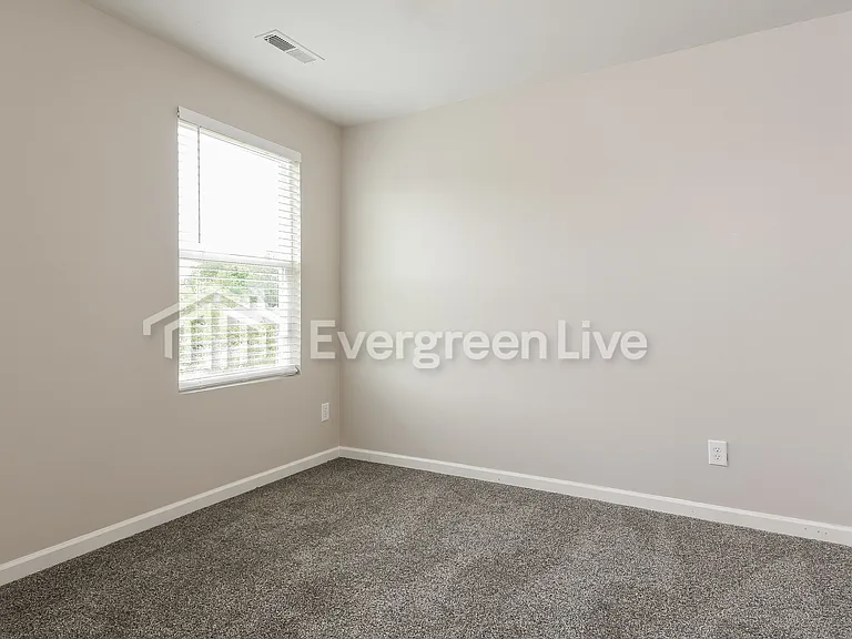 704 Quail Ln — Photo 13