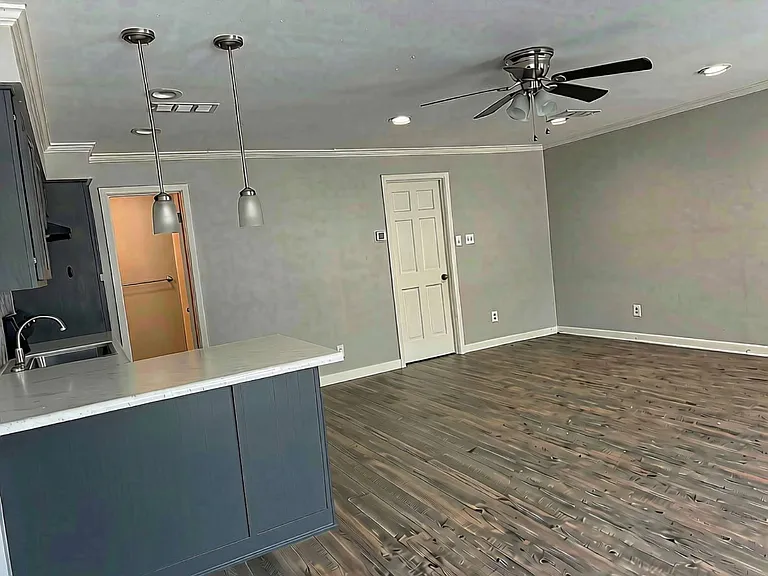 1222 N Washington St — Photo 46