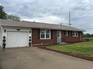 100 Lakeside Dr, Godfrey, IL 62035