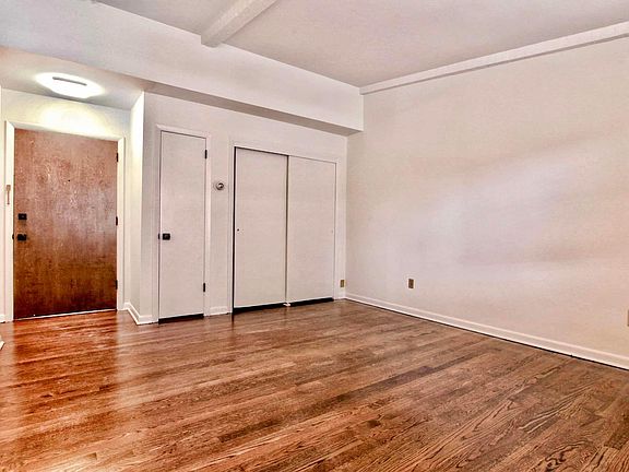 4th image of 1843 N Cambridge Ave #13