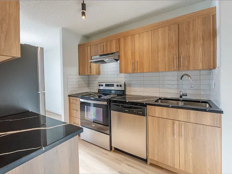 1228 13th Ave SW — Photo 9