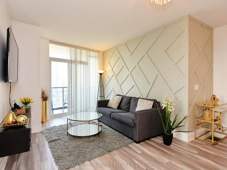 330 Burnhamthorpe Rd W #1902 — Photo 9