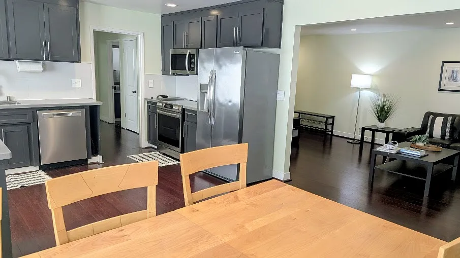 1385 San Domar Dr — Photo 3