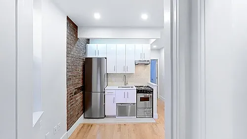 11 Stanton St Photo 1