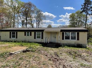 104 Oakwood Dr, Matthews, NC 28104