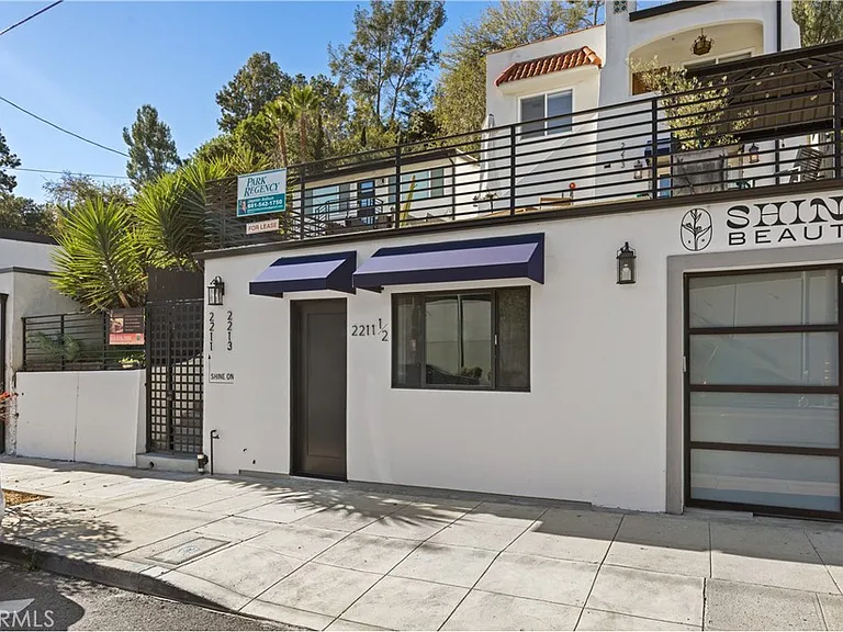 2211 1/2 Hyperion Ave — Photo 17