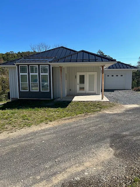 2 bed, 1250 sqft, $1,450 — Photo 2