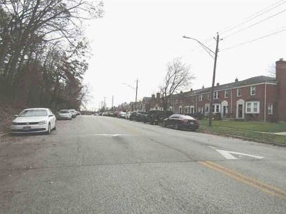 Exterior Neighborhood (street photo)