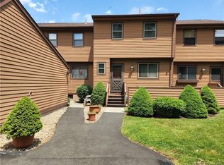 16 Cedar Knolls Dr #16, Branford, CT 06405