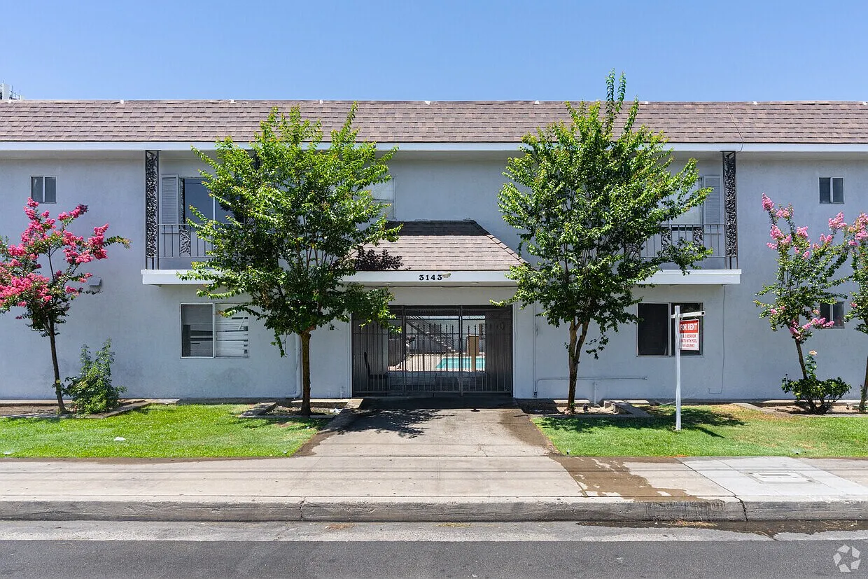 2 bed, $1,149 — Photo 1