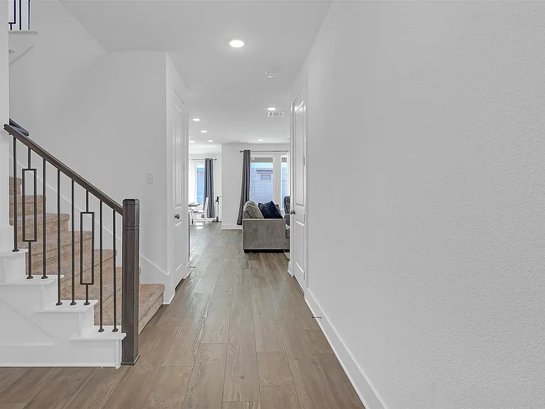1220 Lady Mantle Way — Photo 6