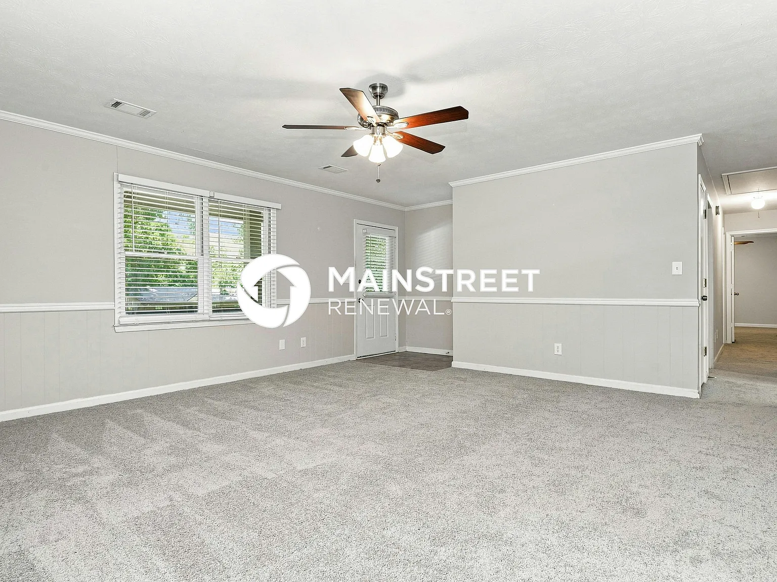 795 Cedar Lake Dr SE — Photo 2