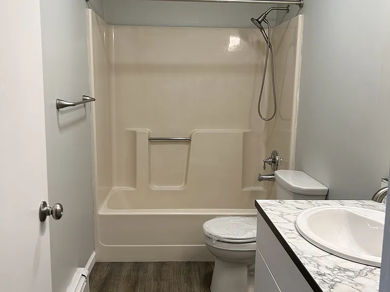 427 N Lake St #6 — Photo 11