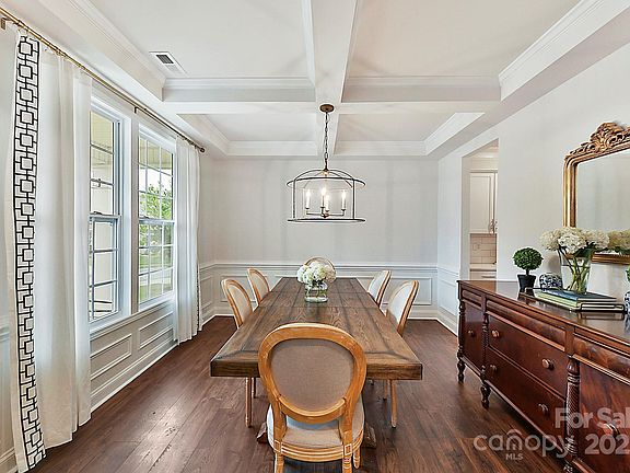 5th image of 9126 Vecchio Dr